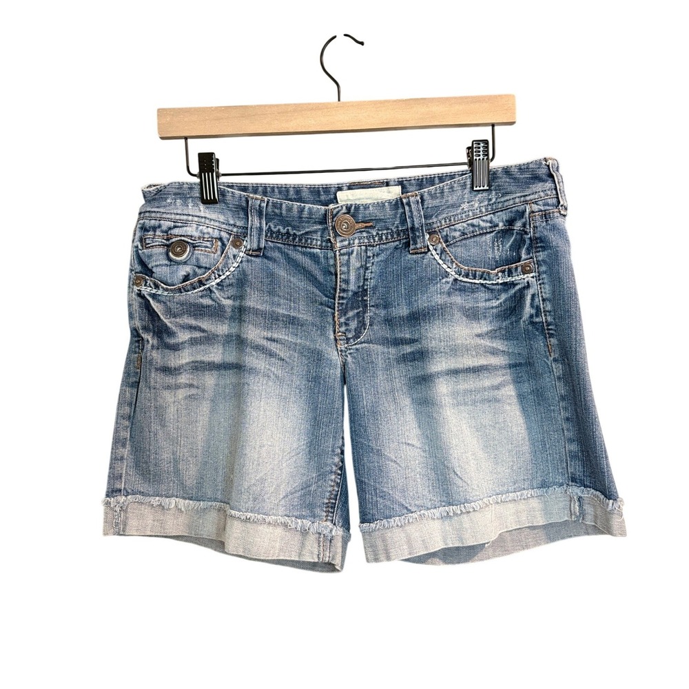 Maurices Blue Denim Shorts Womens 7/8 Embroidered Flap Pocket Raw Hem Y2K Boho
